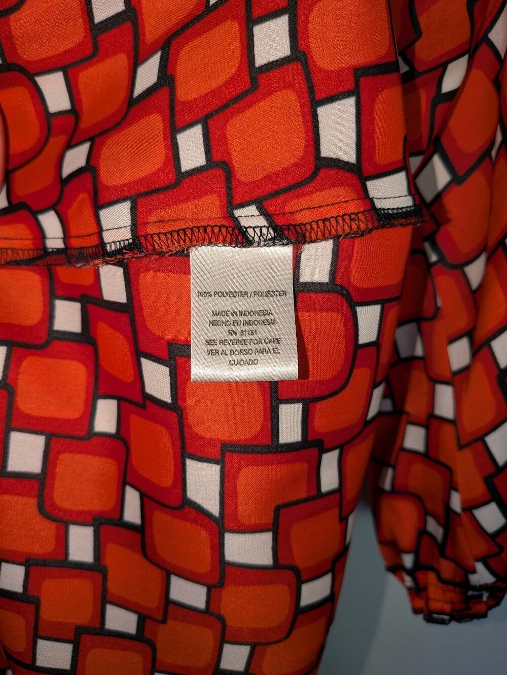 Red And Forest Green Tops L - Picture 5 of 11